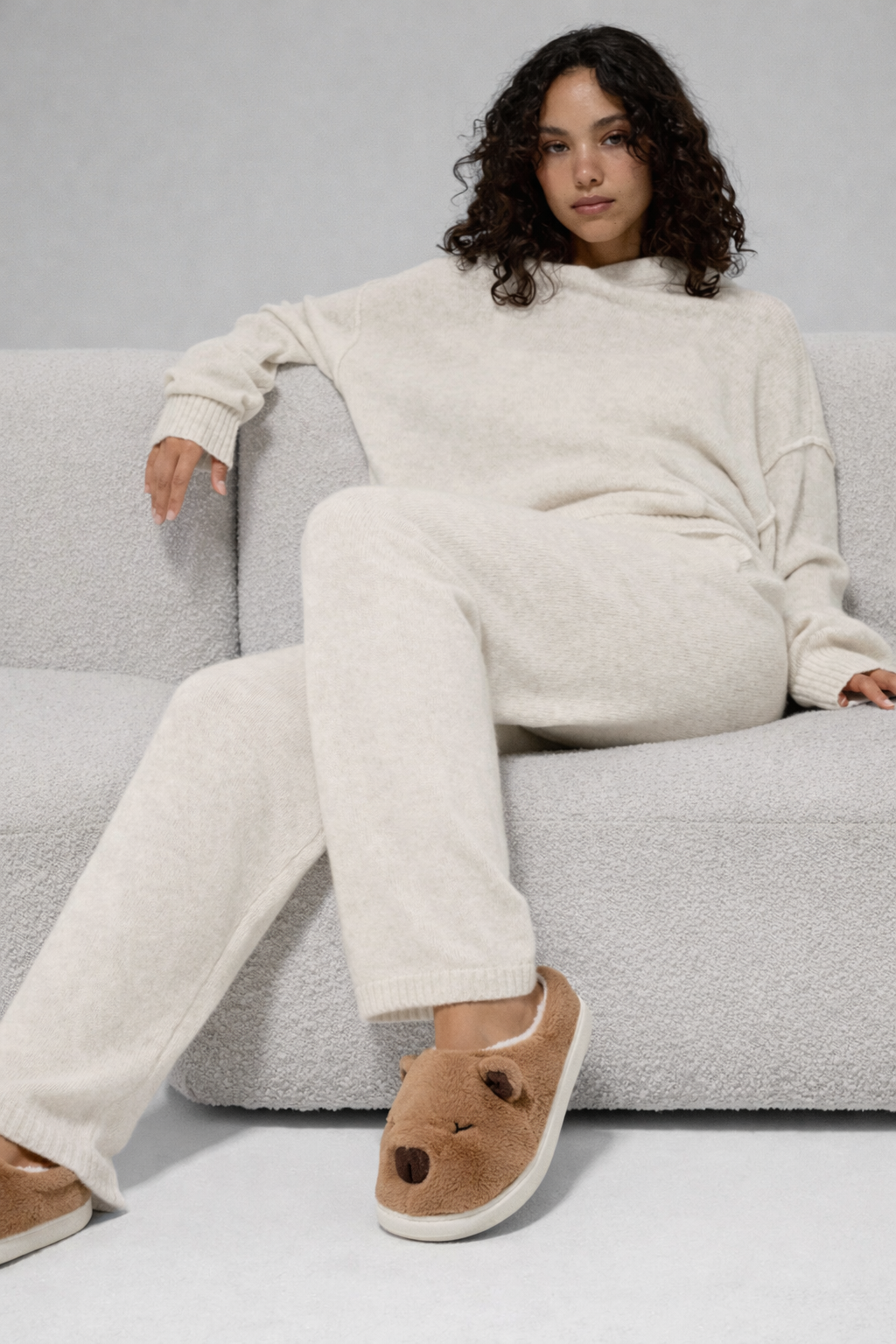 Pantufla Capíbara cafe